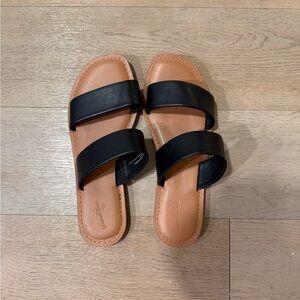 Universal Thread Flat Sandals